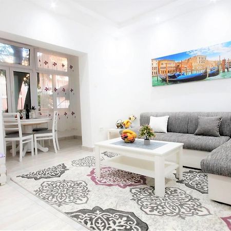Kala Apartment Teodo Esterno foto