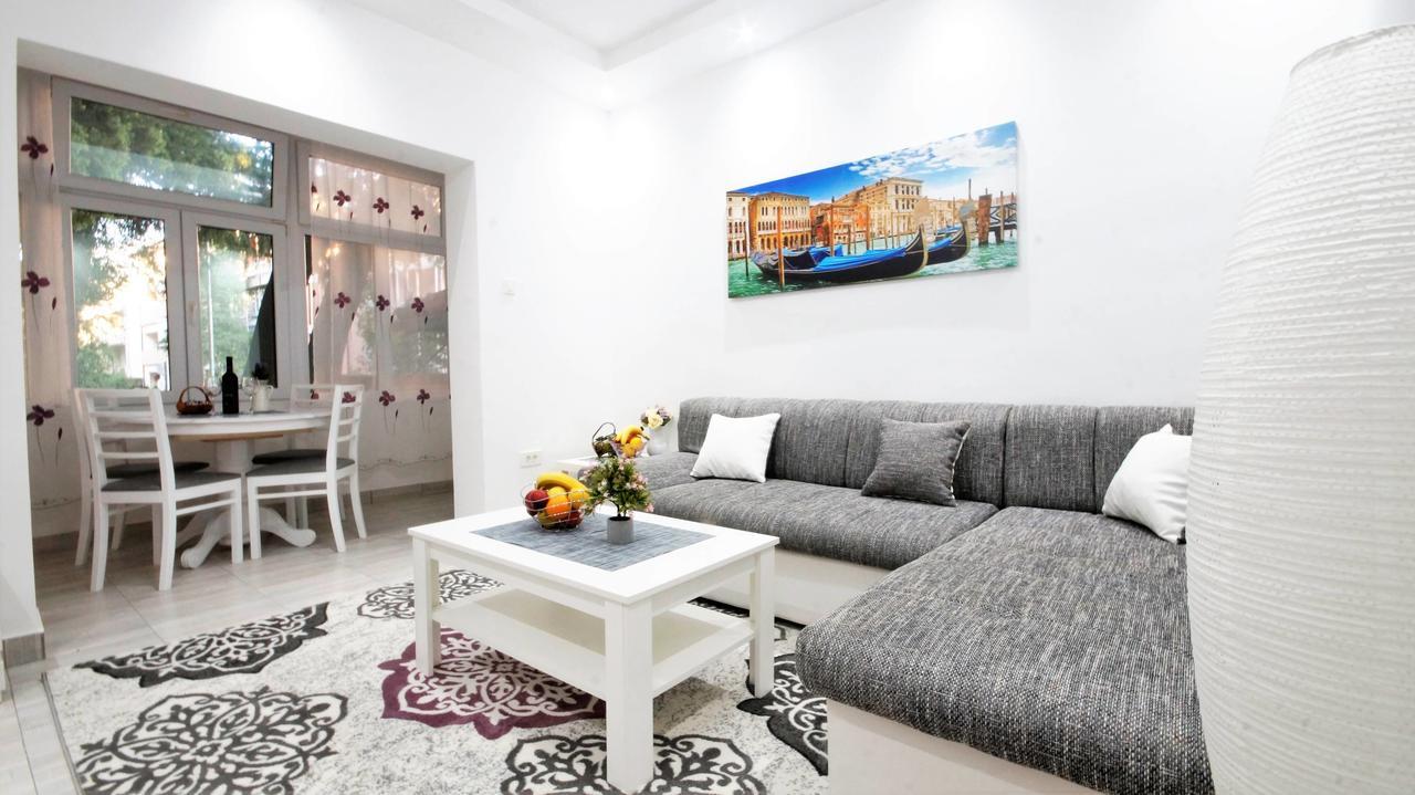 Kala Apartment Teodo Esterno foto